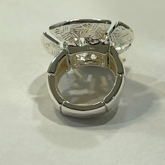 Unique shell statement ring - adjustable! - Picture 2 of 5